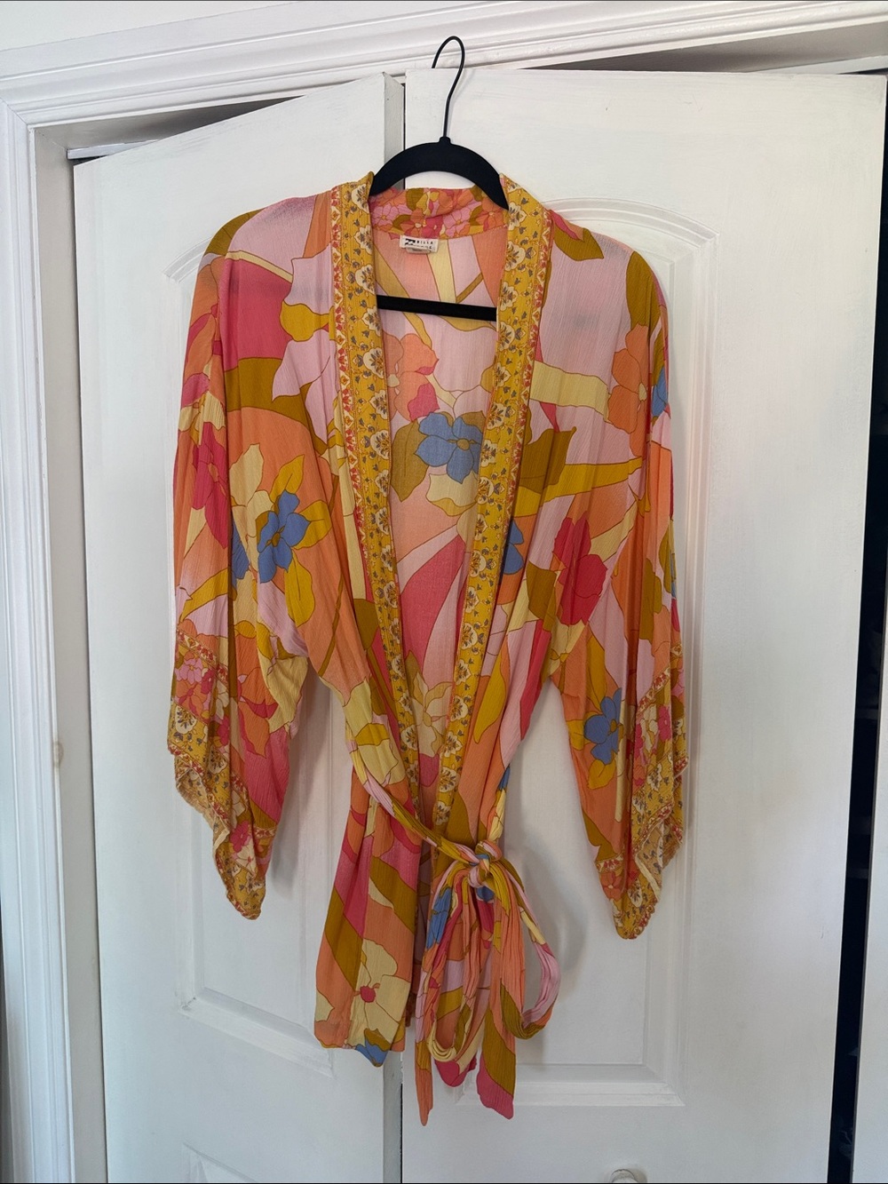 Billabong Pink Orange Yellow Floral Kimono Robe